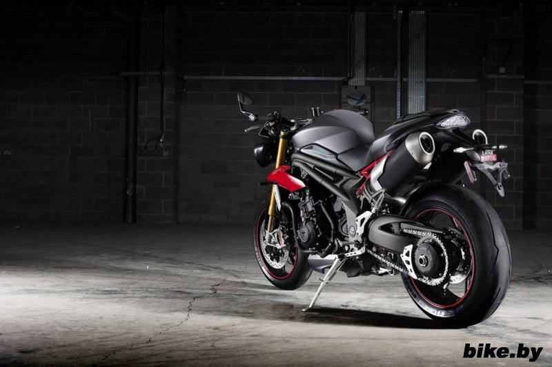   Triumph Speed Triple R / Speed Triple S 2016