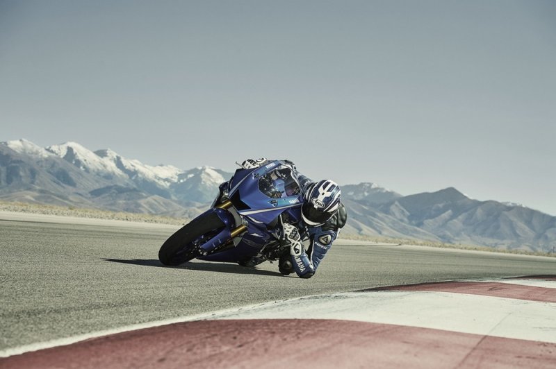 AIMExpo 2016:   Yamaha YZF-R6 2017