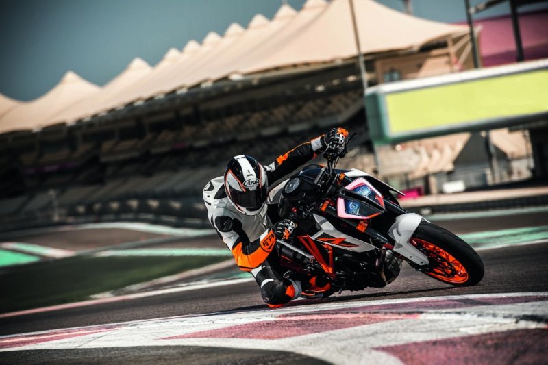 EICMA 2016:   KTM 1290 Super Duke R 2017